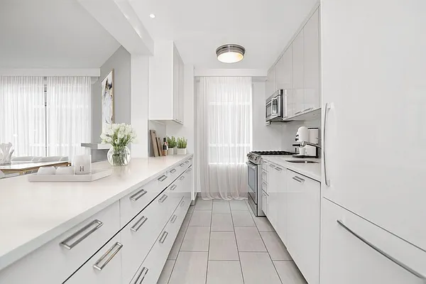 Rented by Central Park South Associates | media 14