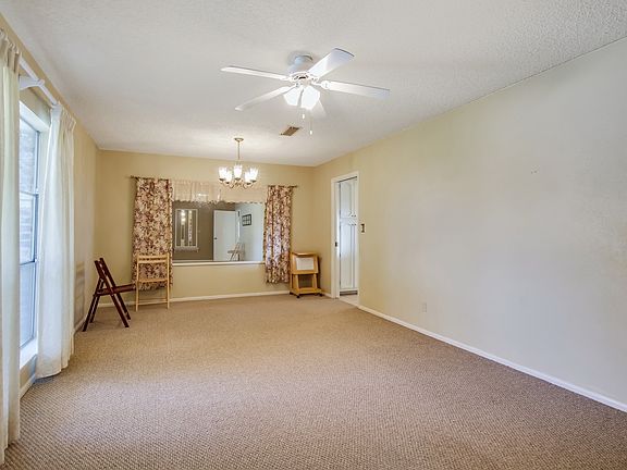 5th image of 1410 Colleen Dr
