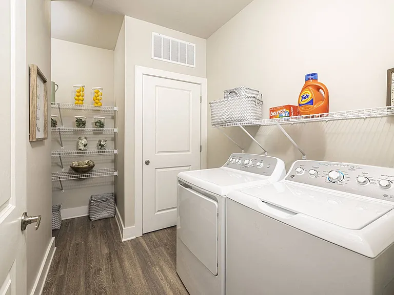 The Tyde Apartments — Photo 10