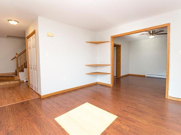 3rd image of 123 Waverly Ave #1