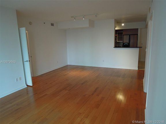 4th image of 325 S Biscayne Blvd #D1