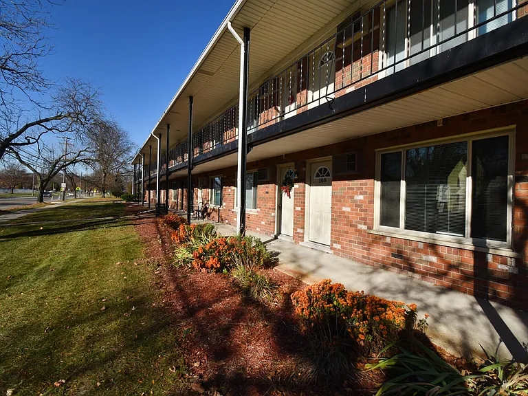 2241 Woodward Hts #206 — Photo 3