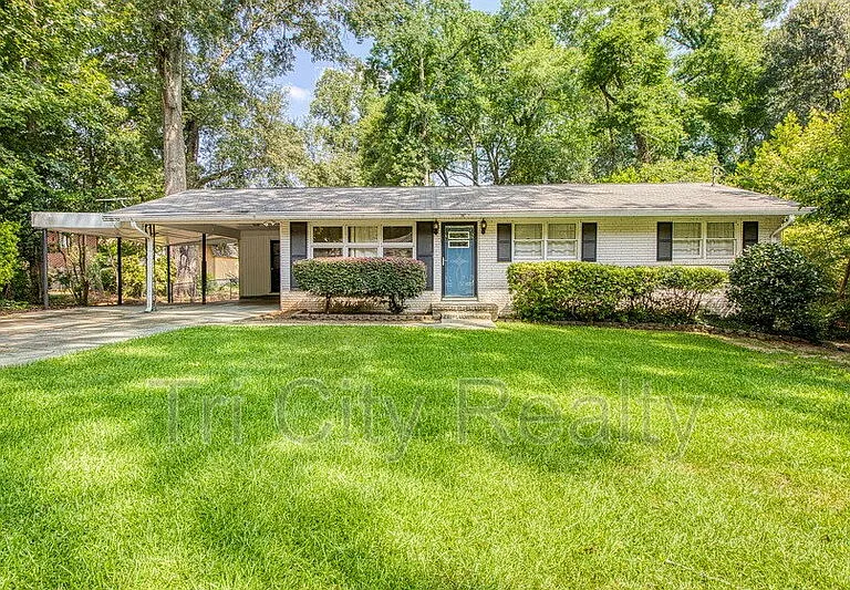 212 Hilltop Dr — Photo 4