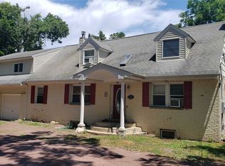 11 Reeves Rd, Port Jefferson, NY 11777