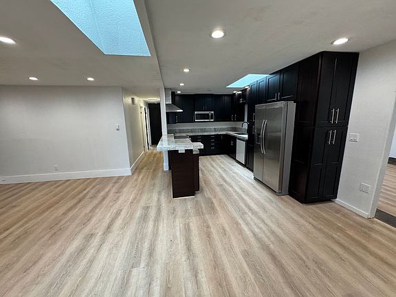 5th image of 130 SE Salmon St