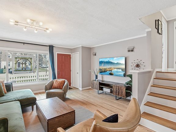 5th image of 508 S Lombard Ave