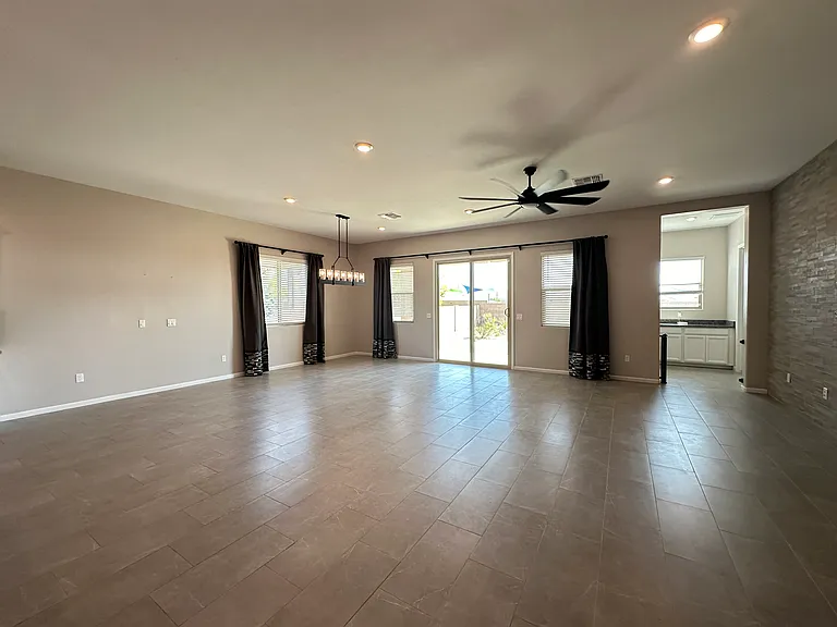 12474 N Appling Ave — Photo 15
