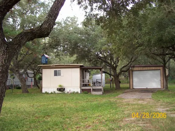 401 Sunset Dr, Rockport, TX 78382