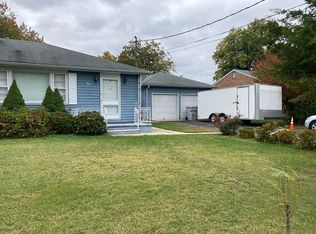 66 Boxwood Dr, Vineland, NJ 08361