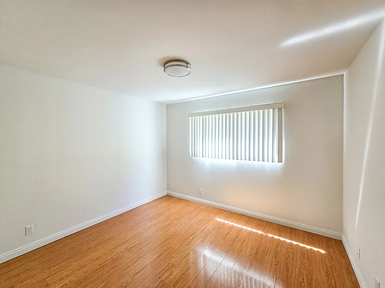 320 W Lomita Ave #10 — Photo 10