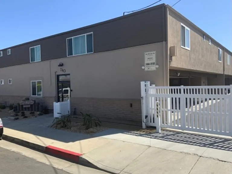 240 N 2nd St — Photo 9
