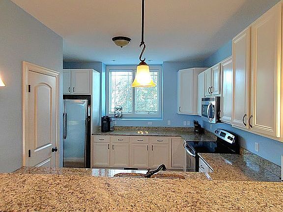 4th image of 9564 Aster Ln