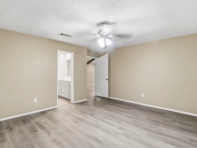 21131 Park Brook Dr — Photo 10