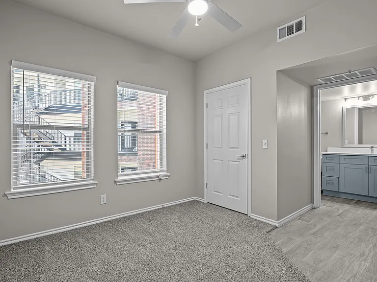Larkin Apartment Homes — Photo 17