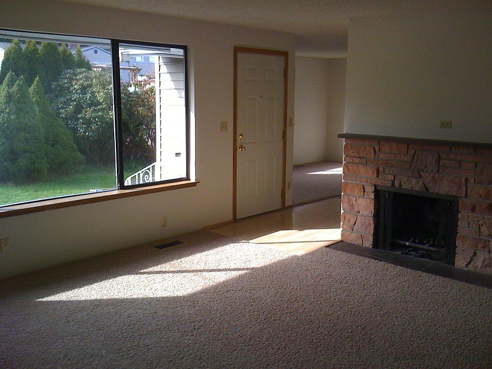 2nd image of 20425 61st Pl W