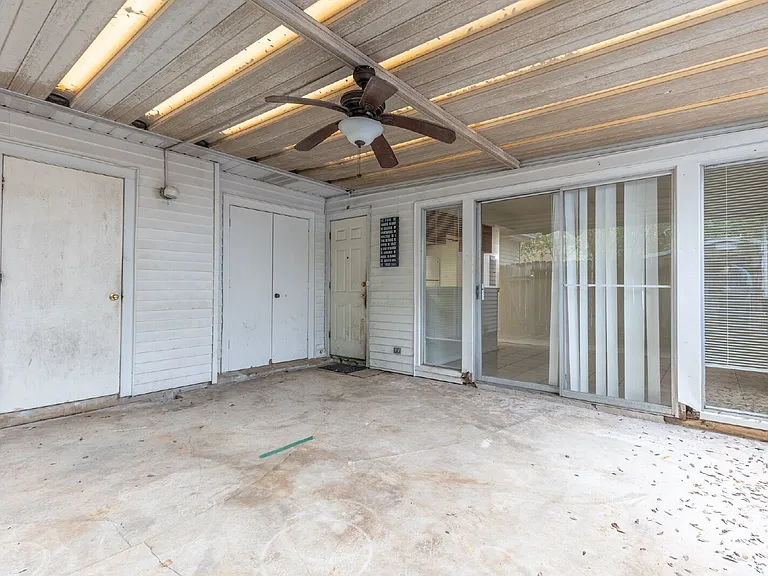 14423 Brook Hollow Blvd #A — Photo 31