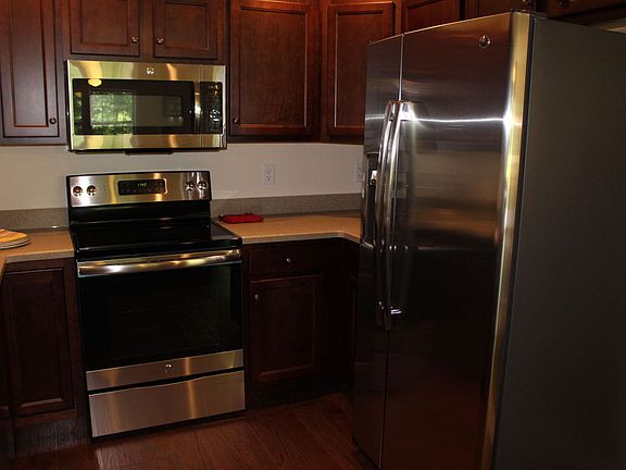4th image of 137 N Oakwood Ln
