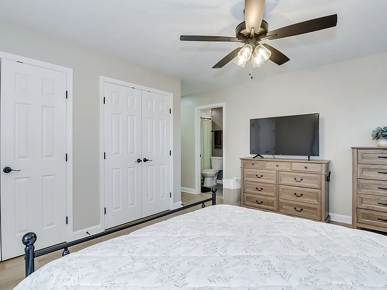 226 Thread Needle Rd E — Photo 27