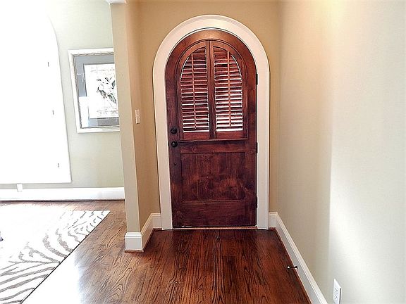 5th image of 150 Sebastain Cove Dr