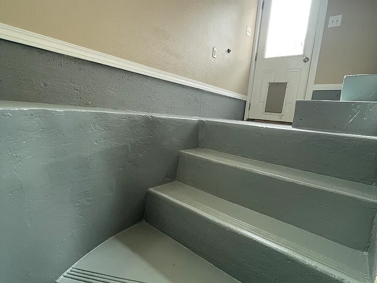 102 S Pearl St — Photo 15