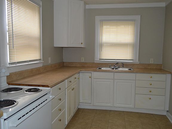 5th image of 3107 10th Ave