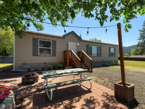 81 SE Edwards Ave, Winston, OR 97496