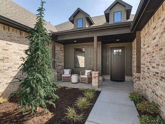 2nd image of 8110 Goldfinch Dr