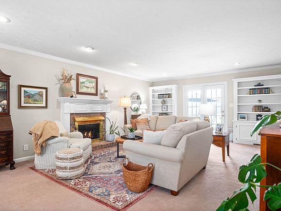 4th image of 1749 Riverhaven Dr