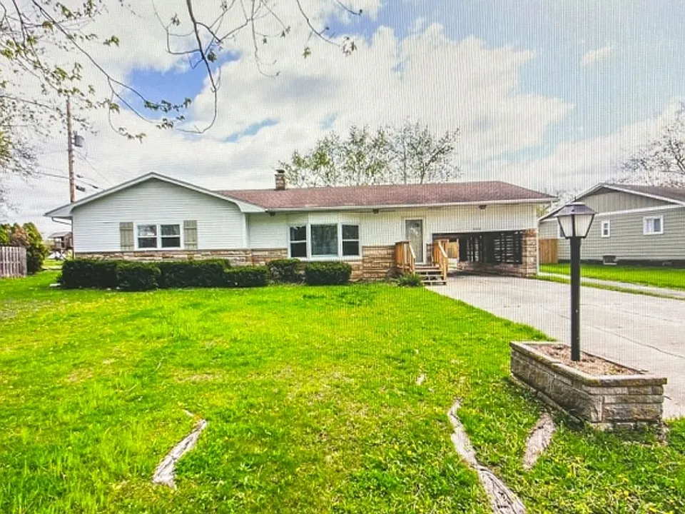 4332 Wyandotte Dr