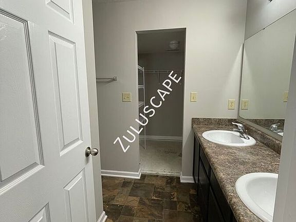 3rd image of 2269 Rosswood Blvd