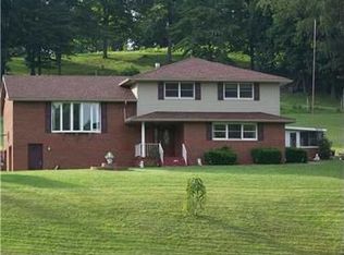 17 Willow Ln, Coal Center, PA 15423