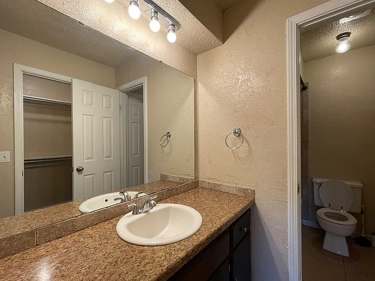 4707 Hemlock Ln — Photo 6