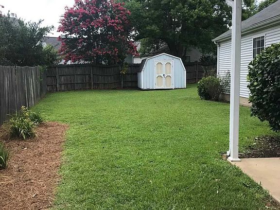 4th image of 1028 Mockingbird Ln