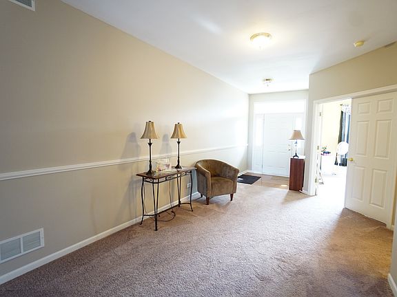 2nd image of 1562 Grand Dr