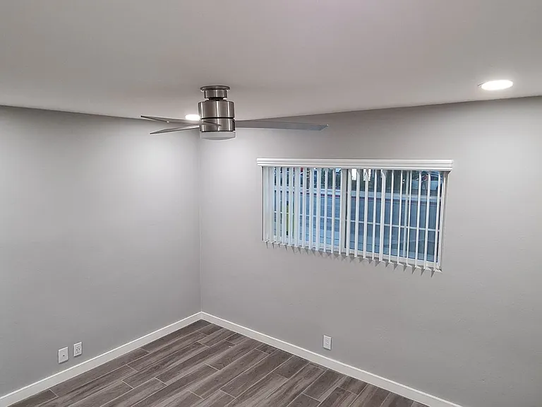 Newly Renovated 3 Bedroom Home in Orange — Photo 8