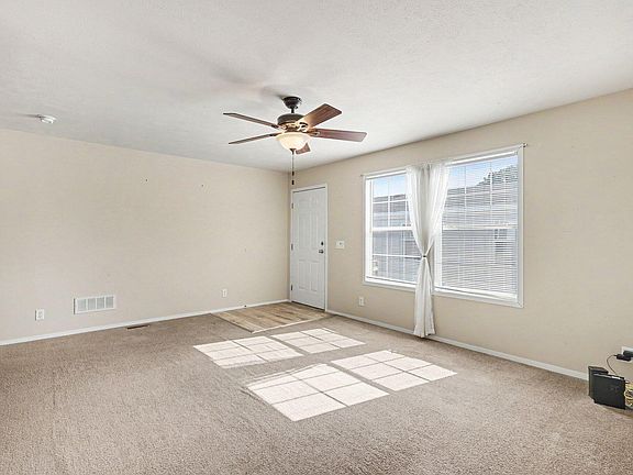 3rd image of 5086 Matterhorn Ln