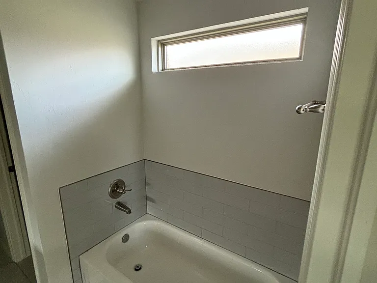 1001 SW 13th St — Photo 5