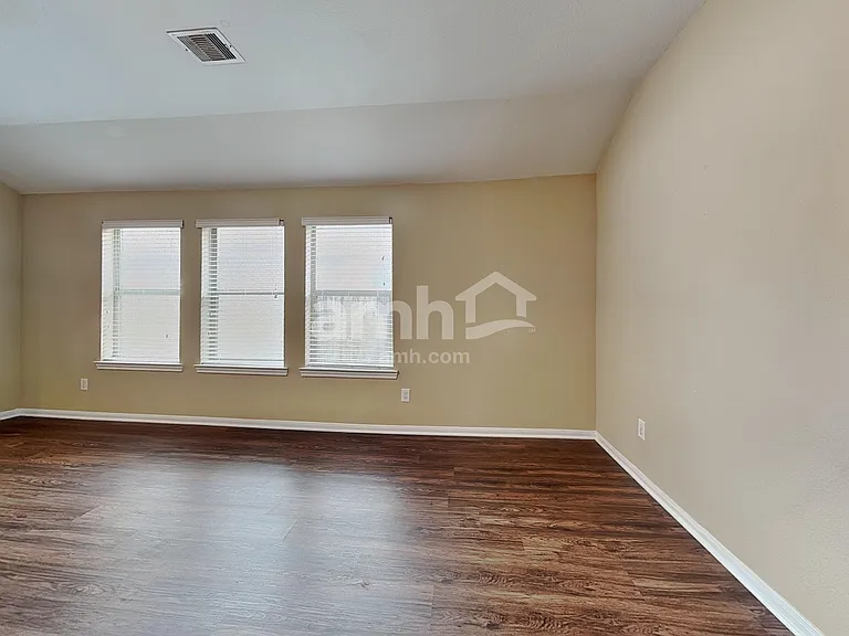 28606 Lockeridge Farms Dr — Photo 7
