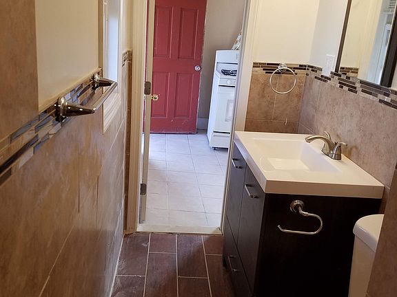 3rd image of 11 Langdon St #2