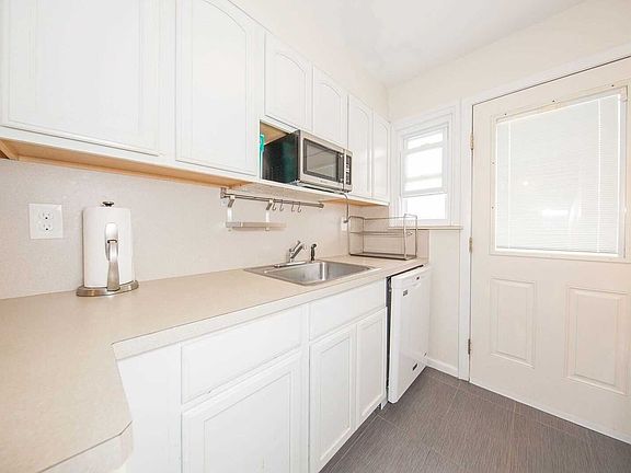 4th image of 66 Spruce St