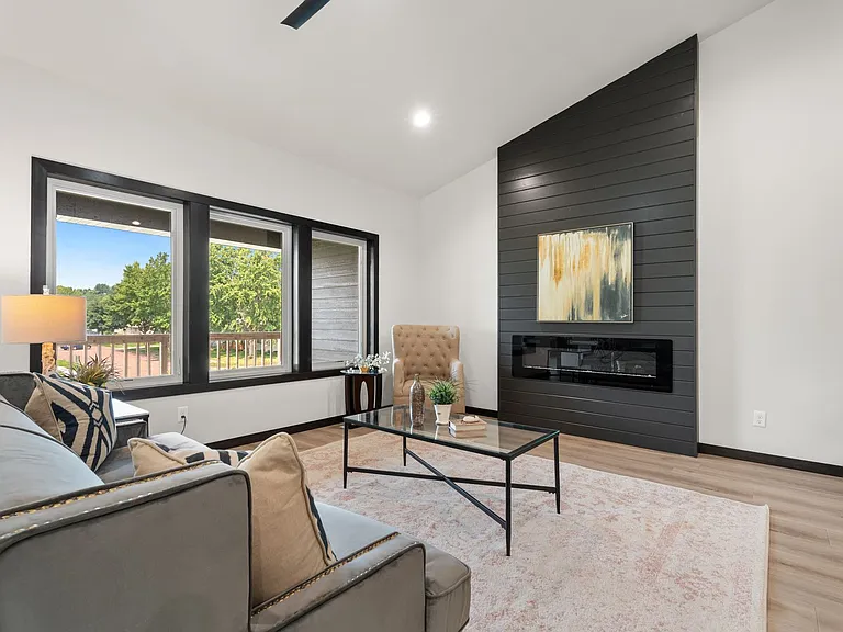 1115 S Foss Ave — Photo 8