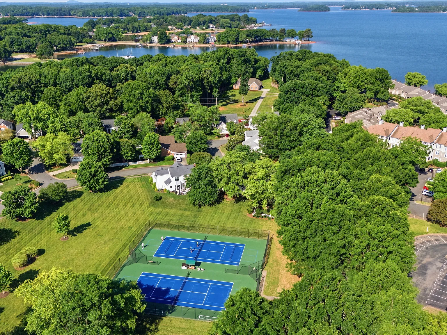 2 bed, 946 sqft, $2,000 — Photo 4