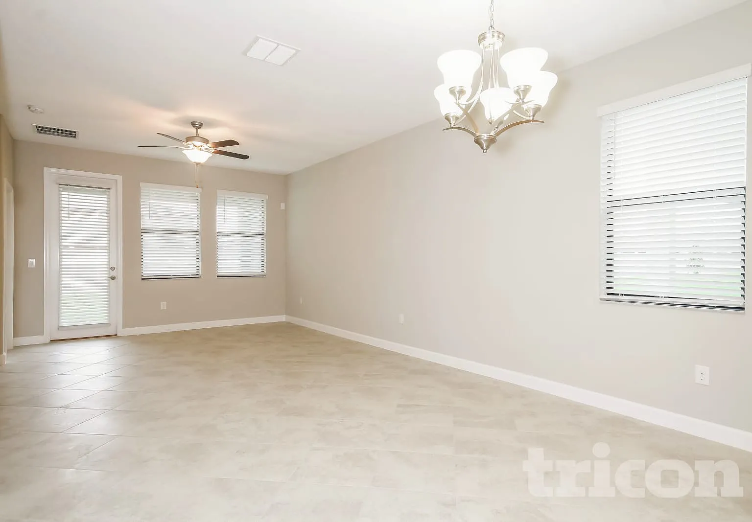 9735 Ivory Drive Ruskin FL — Photo 3