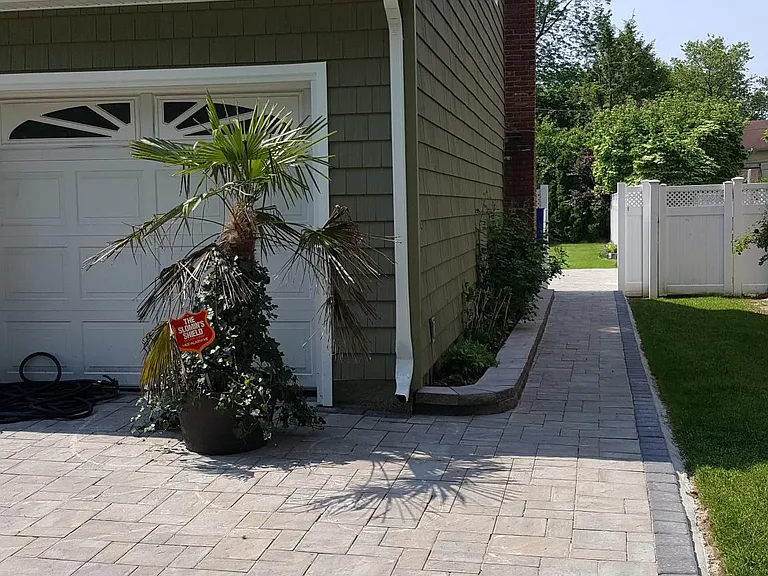 61 Rhodes Dr — Photo 8
