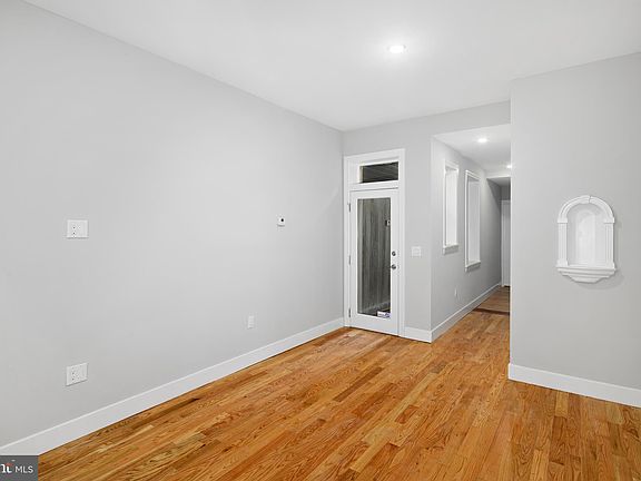 5th image of 760 S 15th St #1