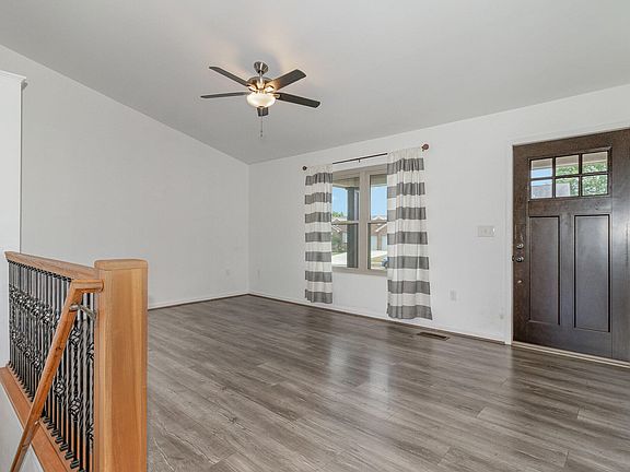 5th image of 2102 Hartland Blvd