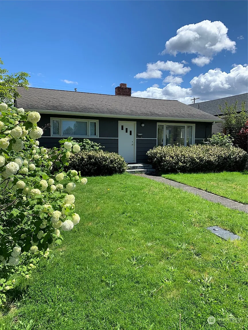 2322 Iron Street photo 1