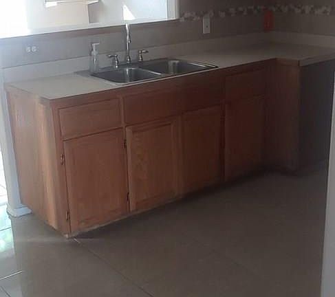 4th image of 6052 Maravillas River St