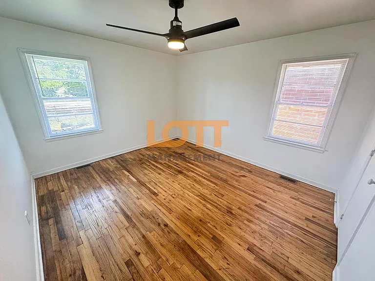 1009 Hampton Ave #4 — Photo 6
