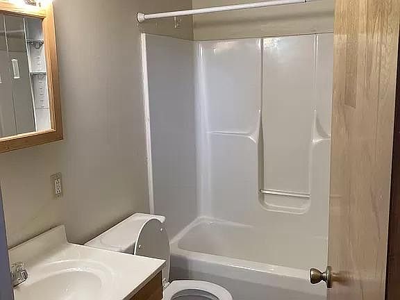 3rd image of 571 Spruce St #1